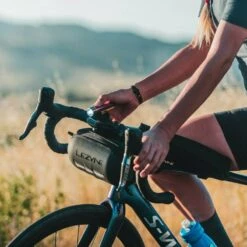 Lezyne Tasche Hard Bar Caddy -Reverse Verkaufsgeschäft lezyne tasche hard bar caddy3